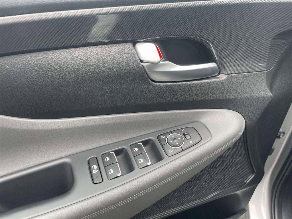 Used 2023 Hyundai Santa Fe SE image 17