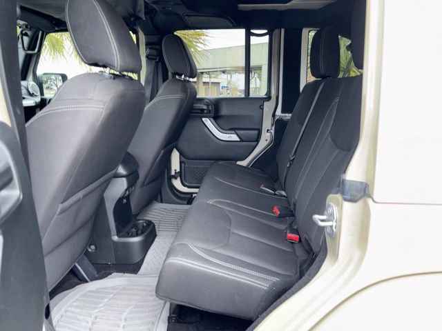 Used 2017 Jeep Wrangler Unlimited Sahara w/ Connectivity Group image 8