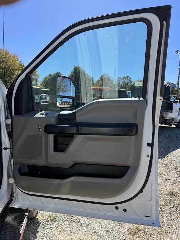 Used 2019 Ford F550 4x4 Regular Cab Super Duty image 36