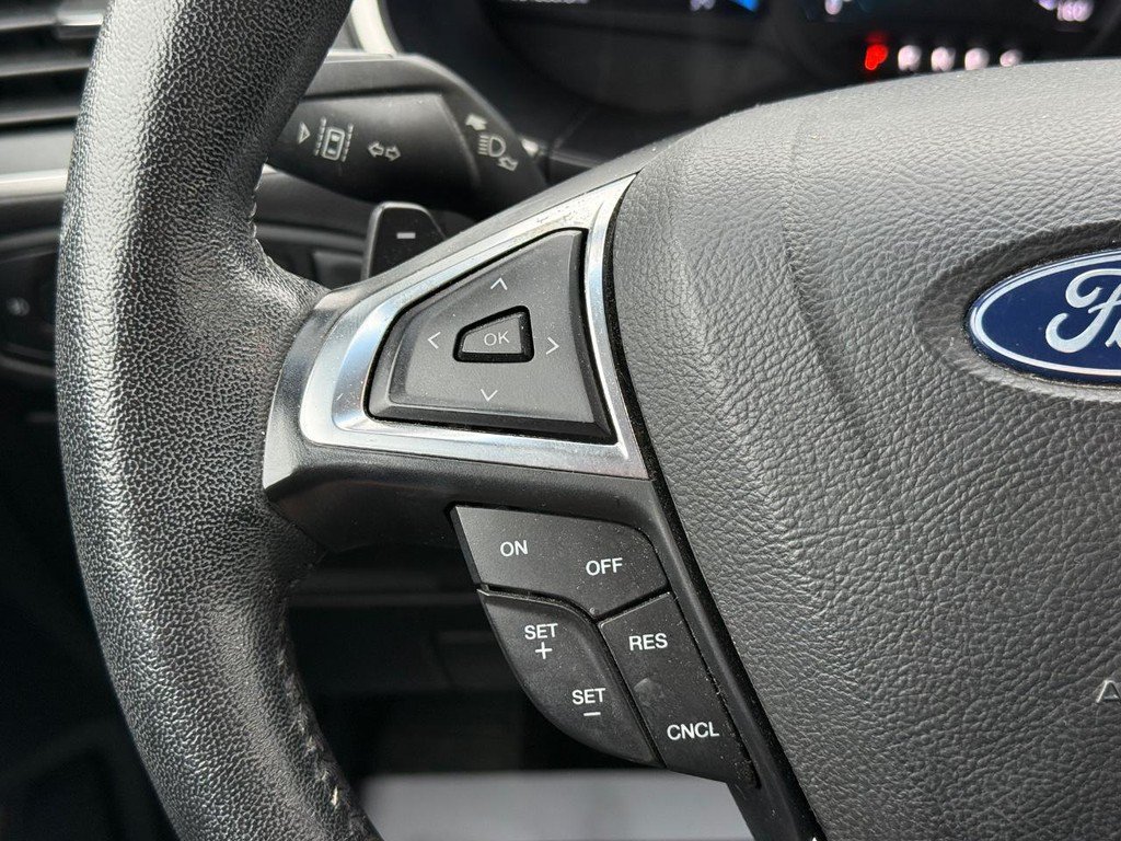 Used 2019 Ford Edge SEL w/ Cold Weather Package AWD/4WD image 14