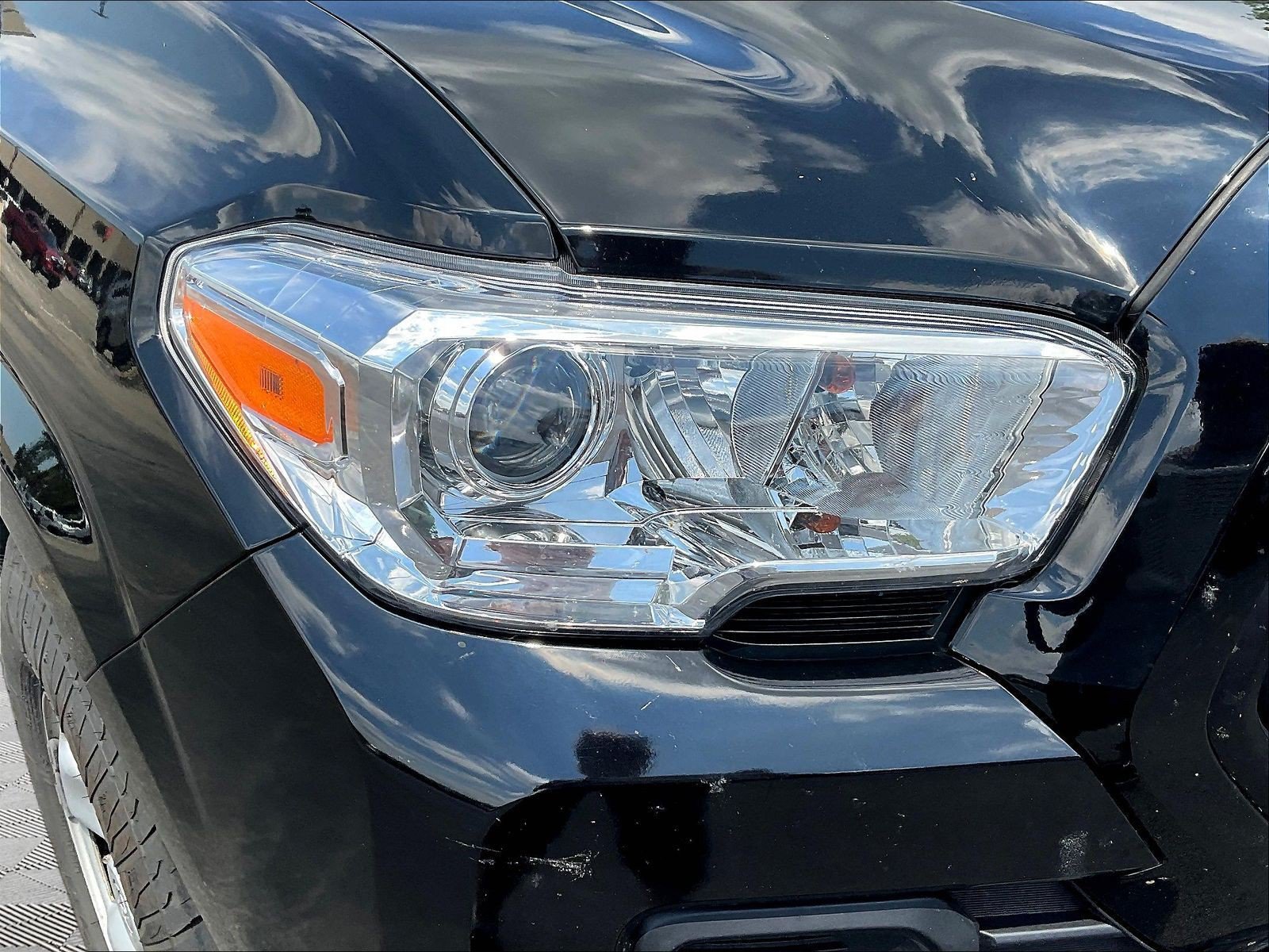 Used 2023 Toyota Tacoma SR AWD/4WD image 32