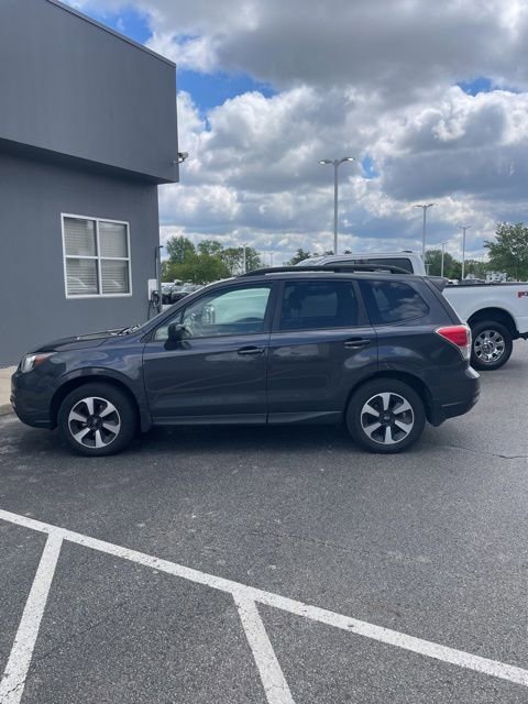 Used 2017 Subaru Forester 2.5i Premium w/ All-Weather Package AWD/4WD image 4