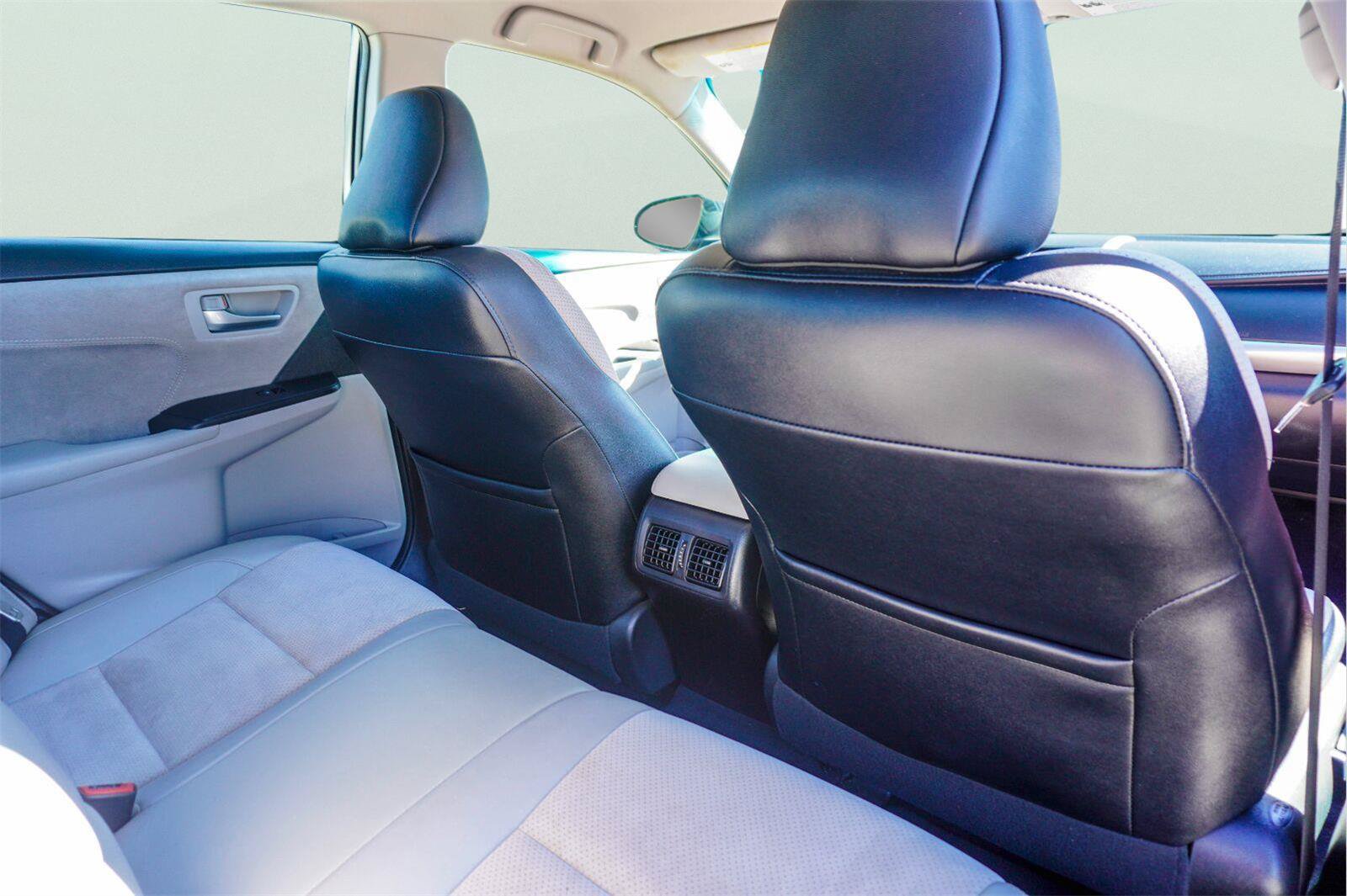 Used 2017 Toyota Camry XSE FWD image 10