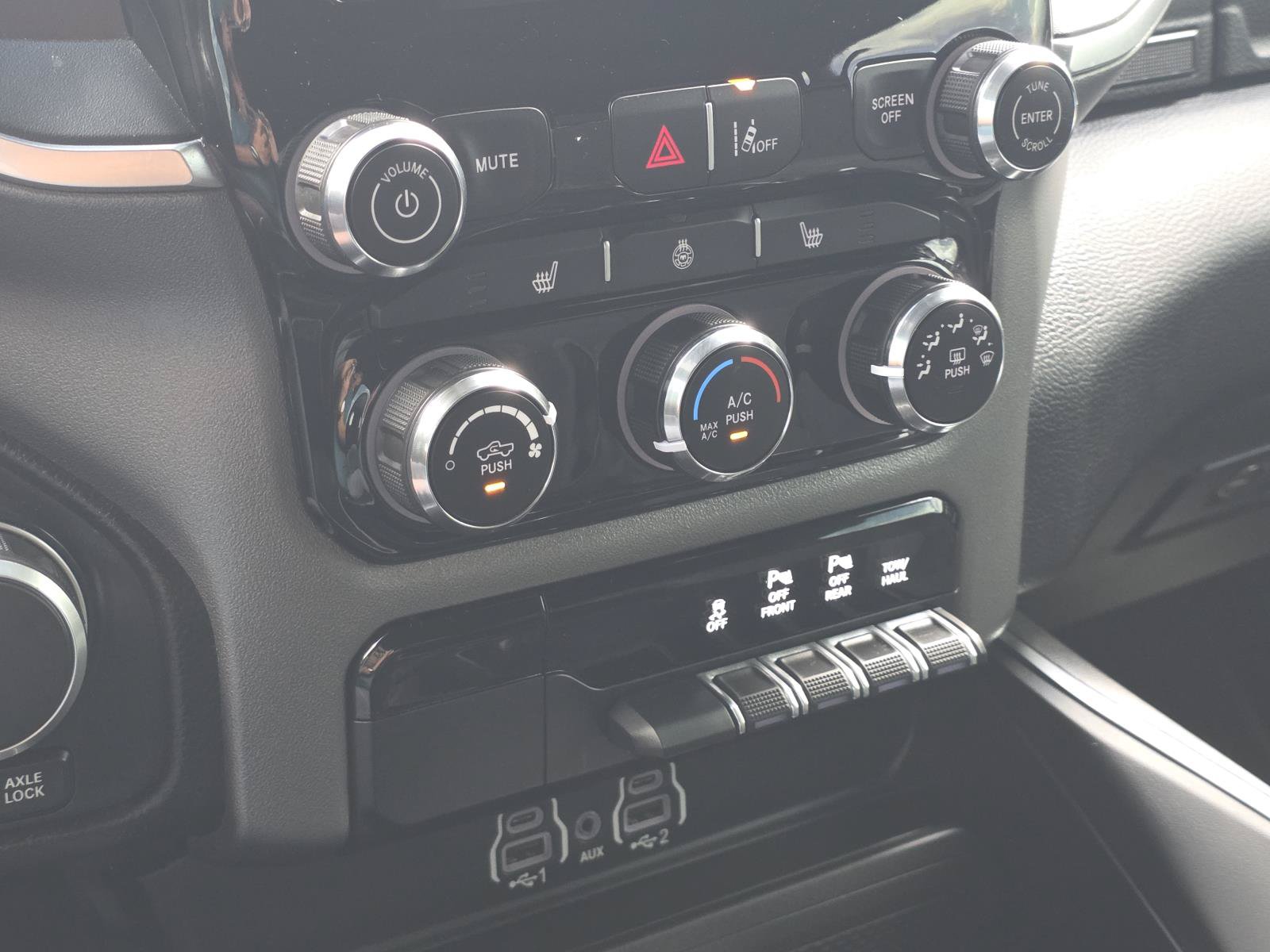 Used 2025 RAM 1500 Big Horn AWD/4WD image 25