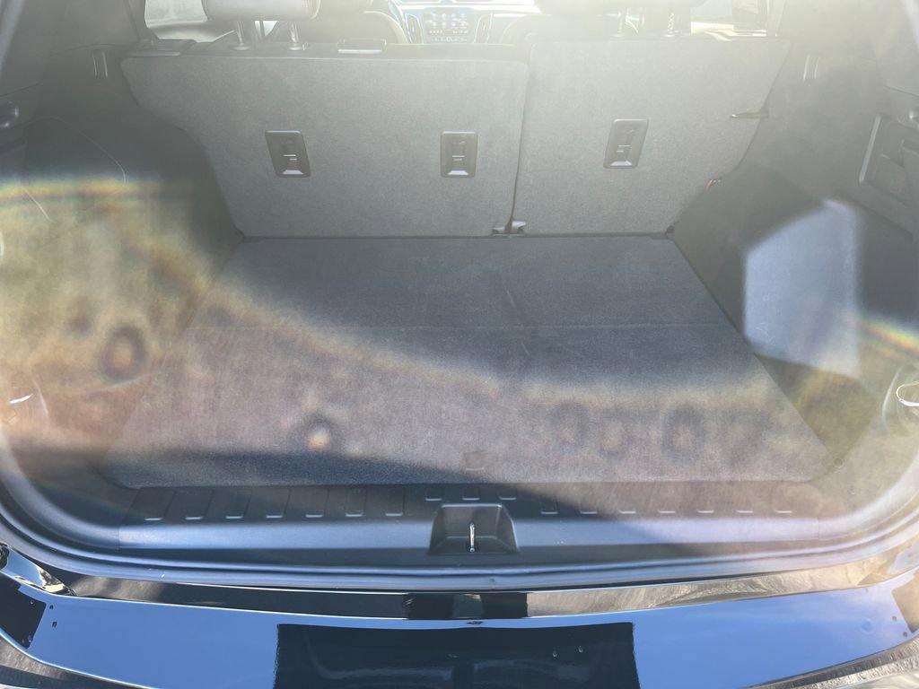 Used 2022 Chevrolet Equinox RS w/ Infotainment Package image 12