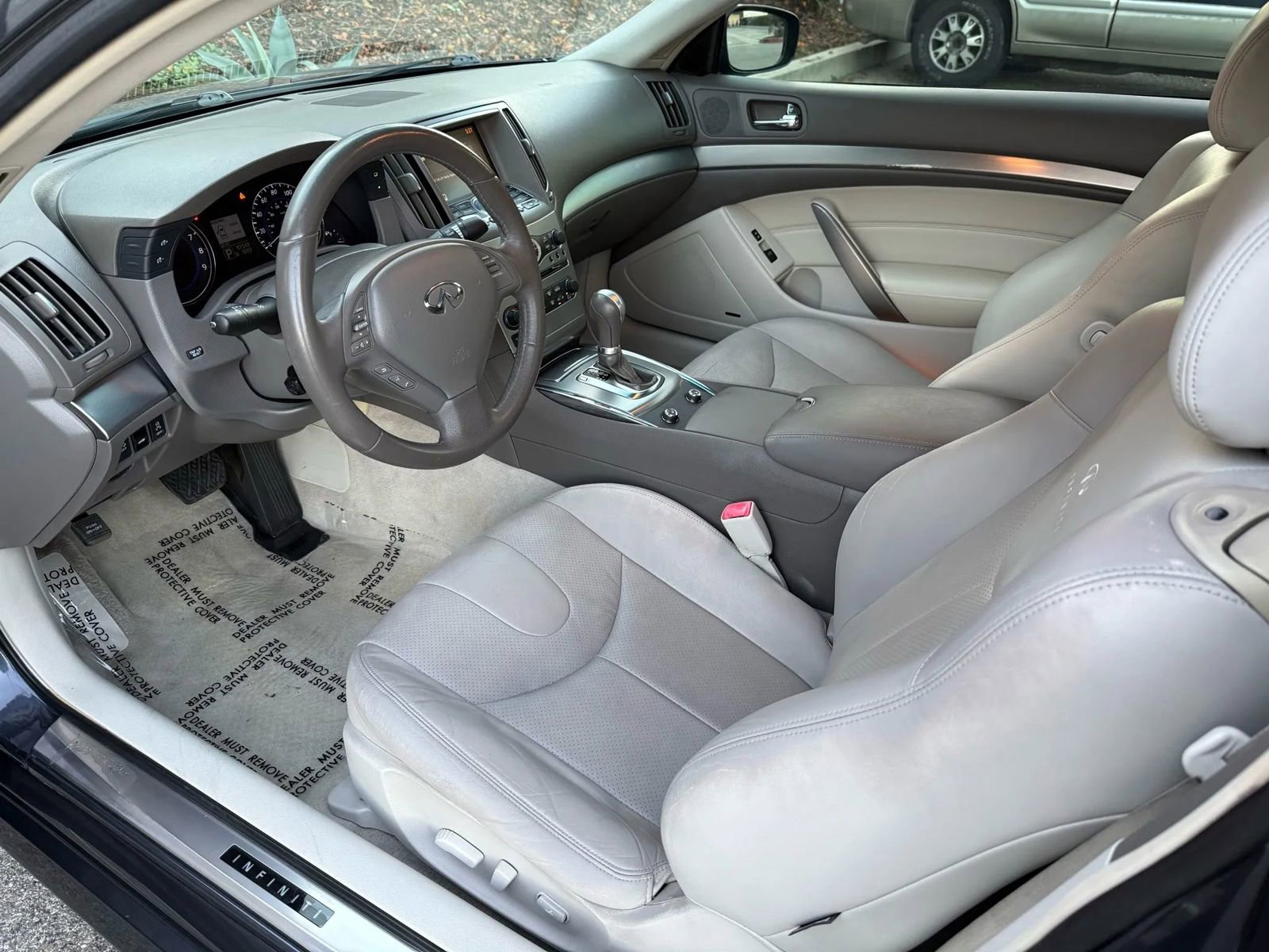 Used 2011 INFINITI G37 Journey w/ Premium Pkg image 25