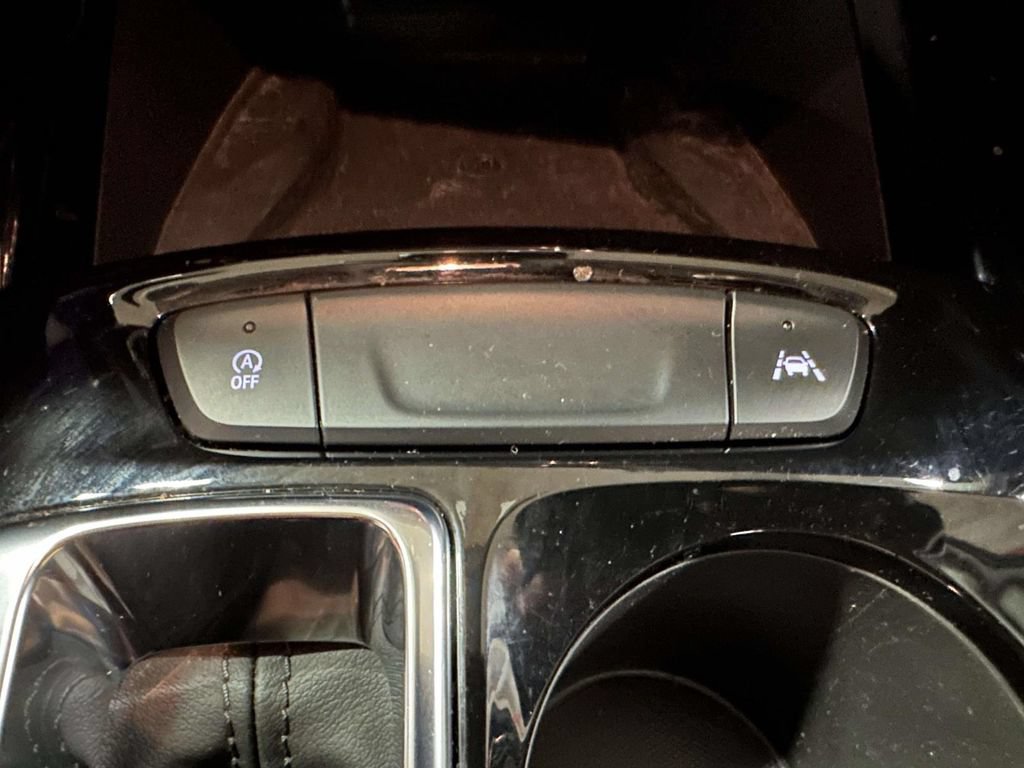 Certified 2024 Chevrolet Trax ACTIV w/ Sunroof Package FWD image 28