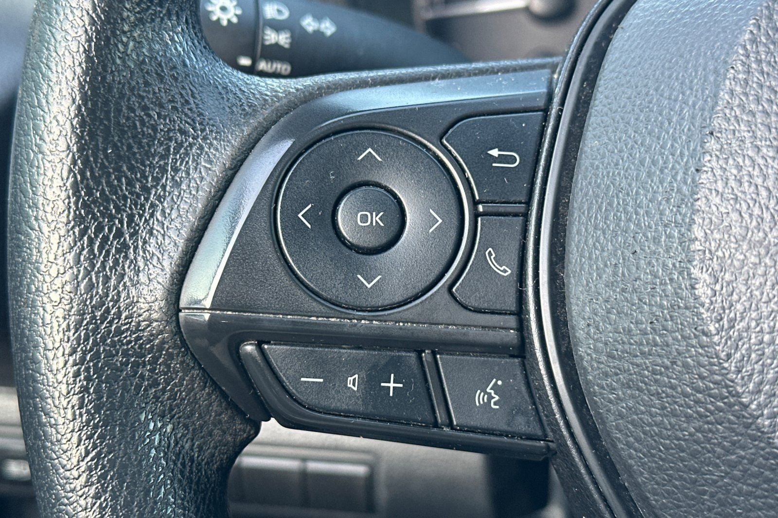 Used 2024 Toyota Corolla LE image 34