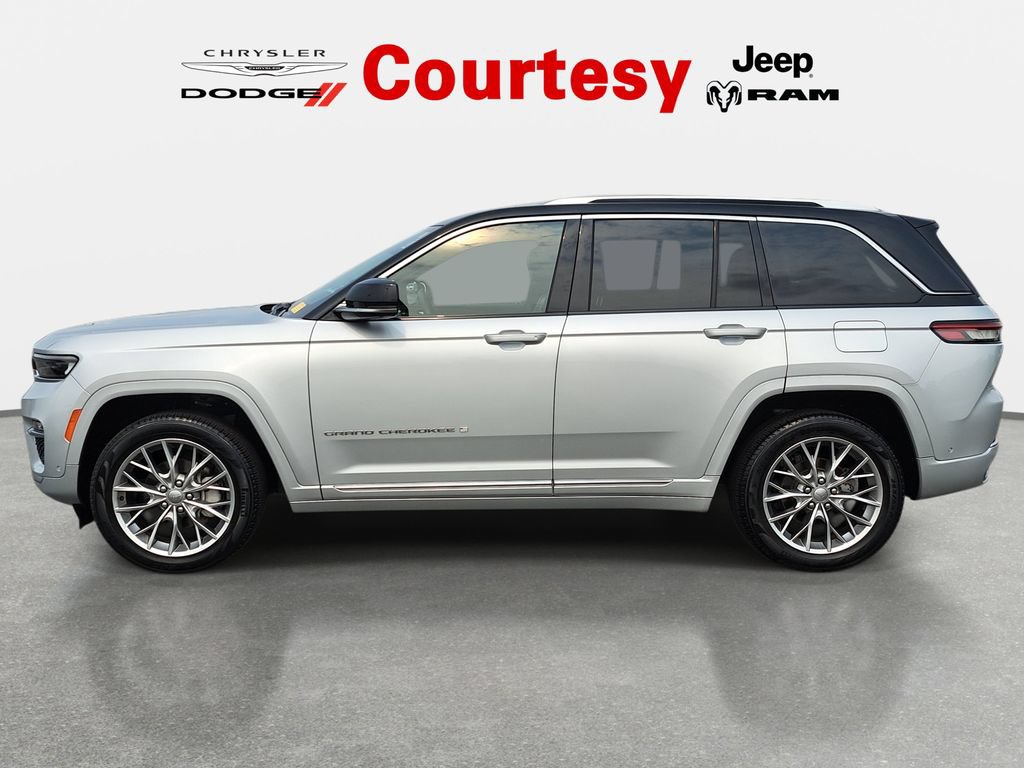 Certified 2022 Jeep Grand Cherokee Summit w/ Luxury Tech Group V AWD/4WD image 7