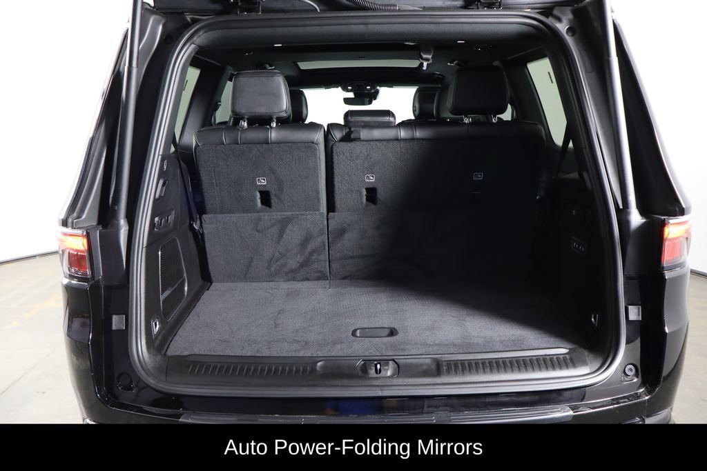 Used 2025 Jeep Wagoneer Series II AWD/4WD image 18