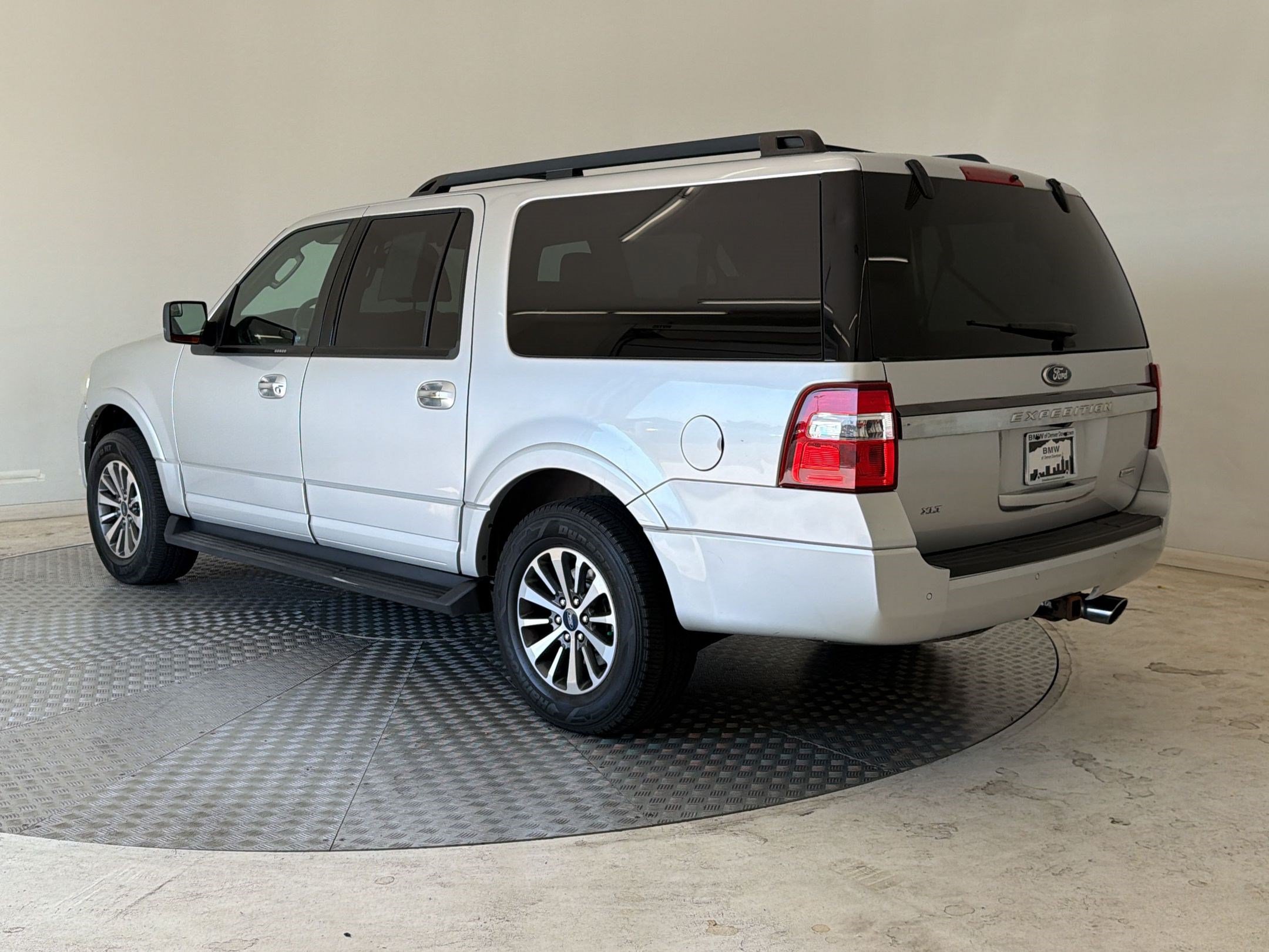 Used 2016 Ford Expedition EL XLT w/ Equipment Group 202A AWD/4WD image 3