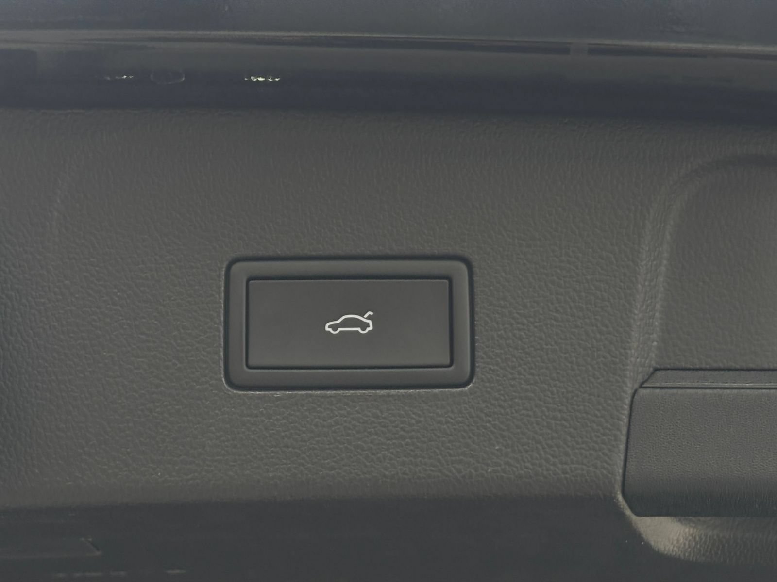 Used 2026 Volkswagen Atlas SE FWD image 19