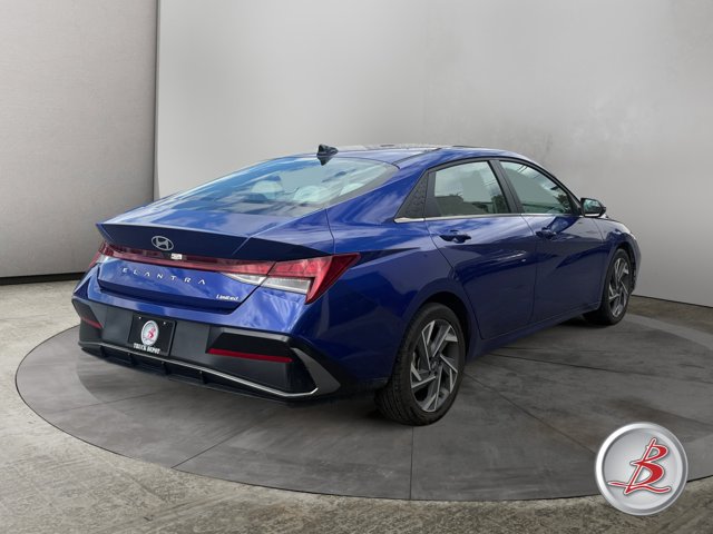 Used 2025 Hyundai Elantra Limited FWD image 7