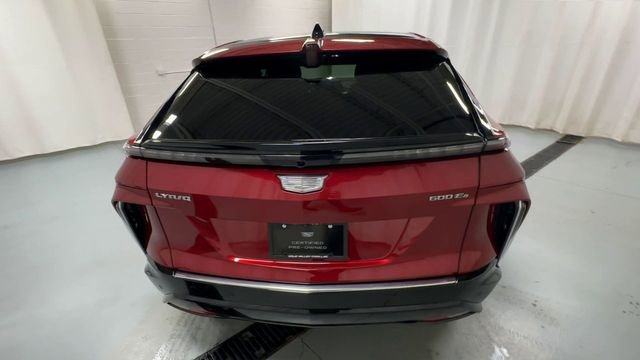 Certified 2025 Cadillac Lyriq Luxury w/ LPO, Floor Liner Package AWD/4WD image 7
