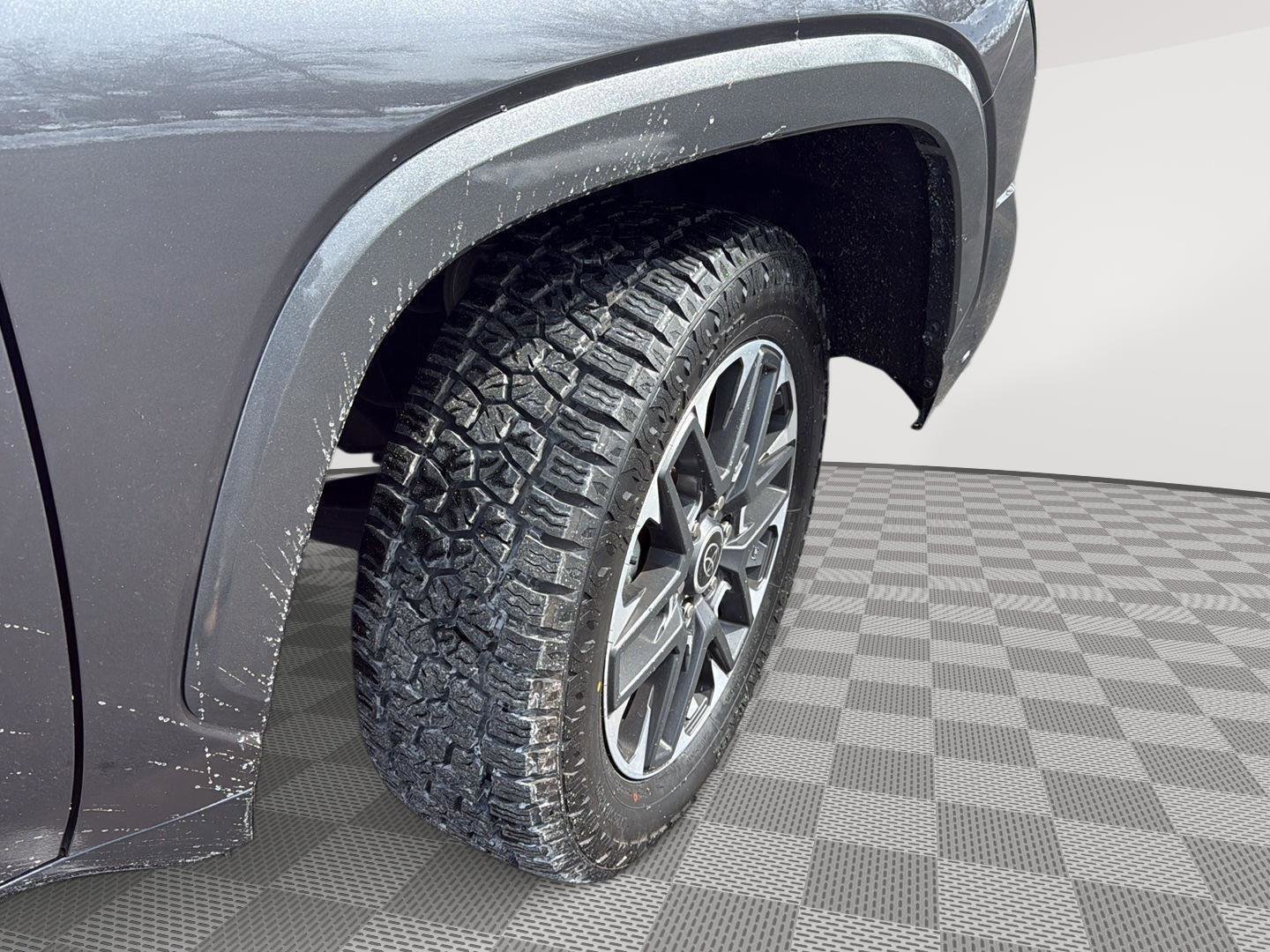 Used 2022 Toyota Tundra Limited AWD/4WD image 17