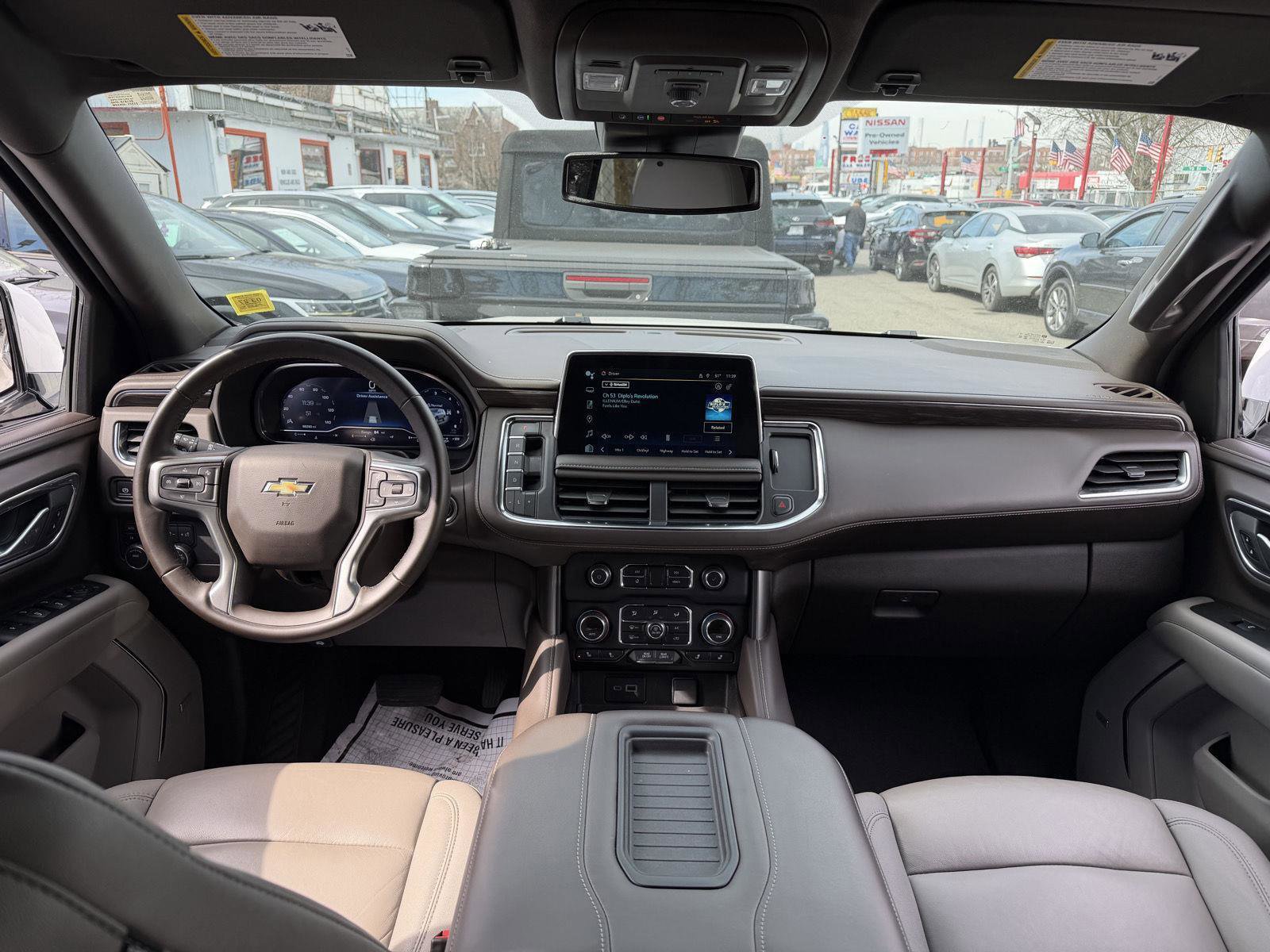 Used 2024 Chevrolet Suburban LT image 20