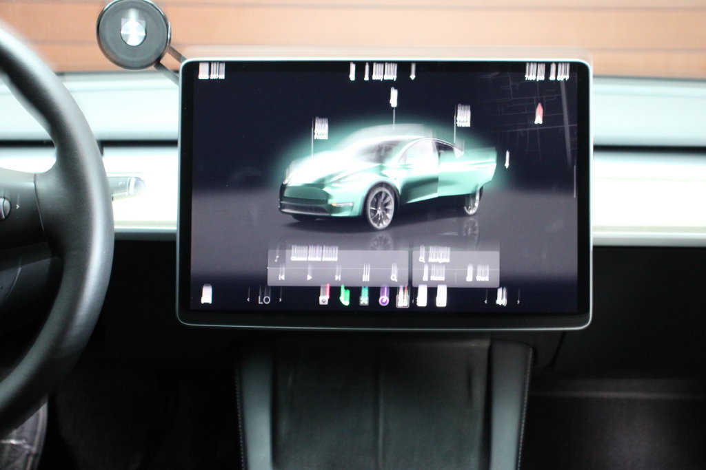 Used 2022 Tesla Model Y Long Range AWD/4WD image 14