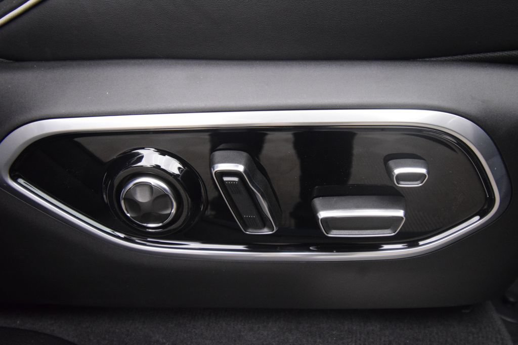 New 2026 Jeep Grand Cherokee Summit w/ Obsidian Package AWD/4WD image 19