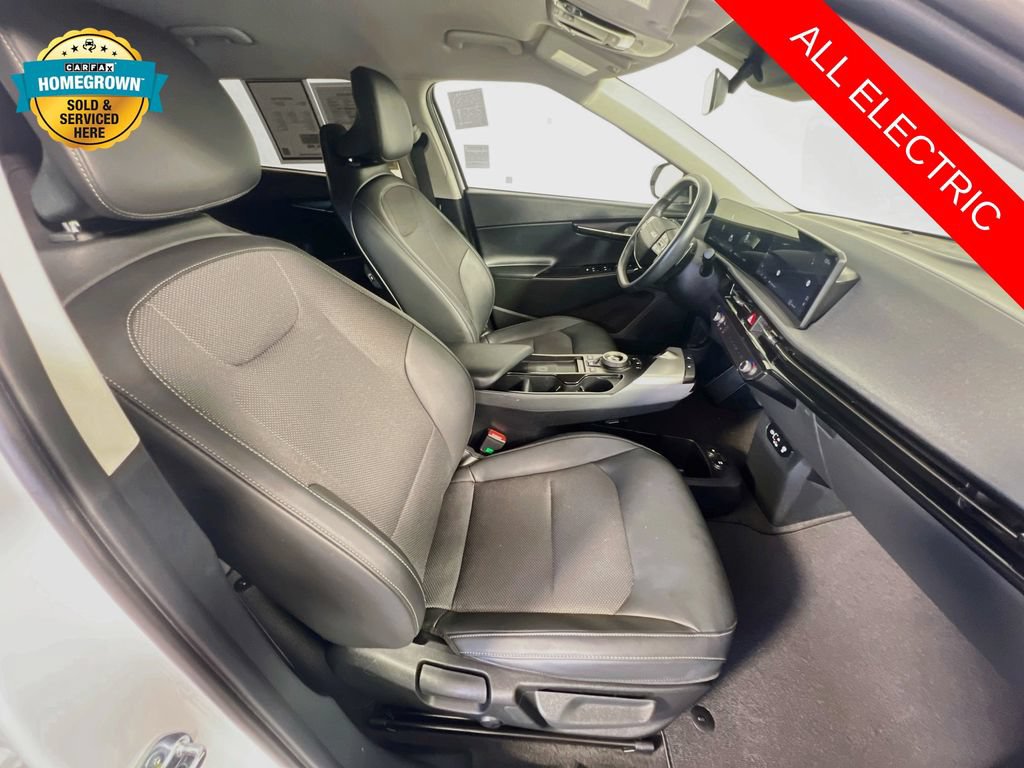 Certified 2025 Kia EV6 Light RWD image 28