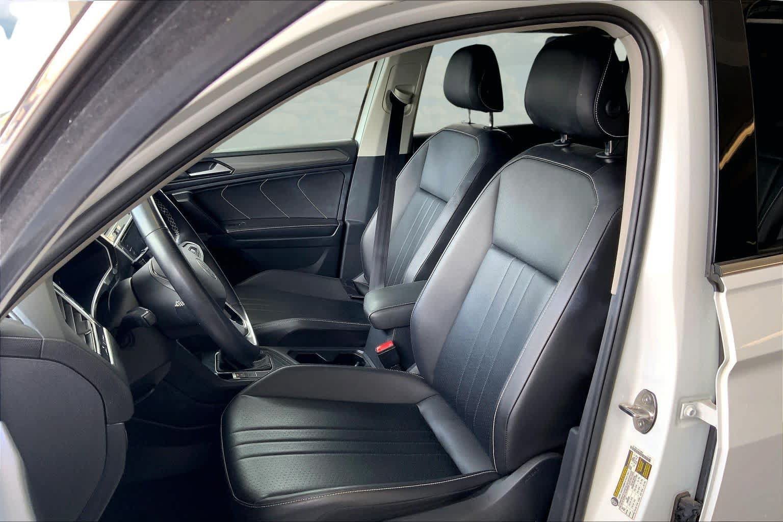 Used 2024 Volkswagen Tiguan SE FWD image 11