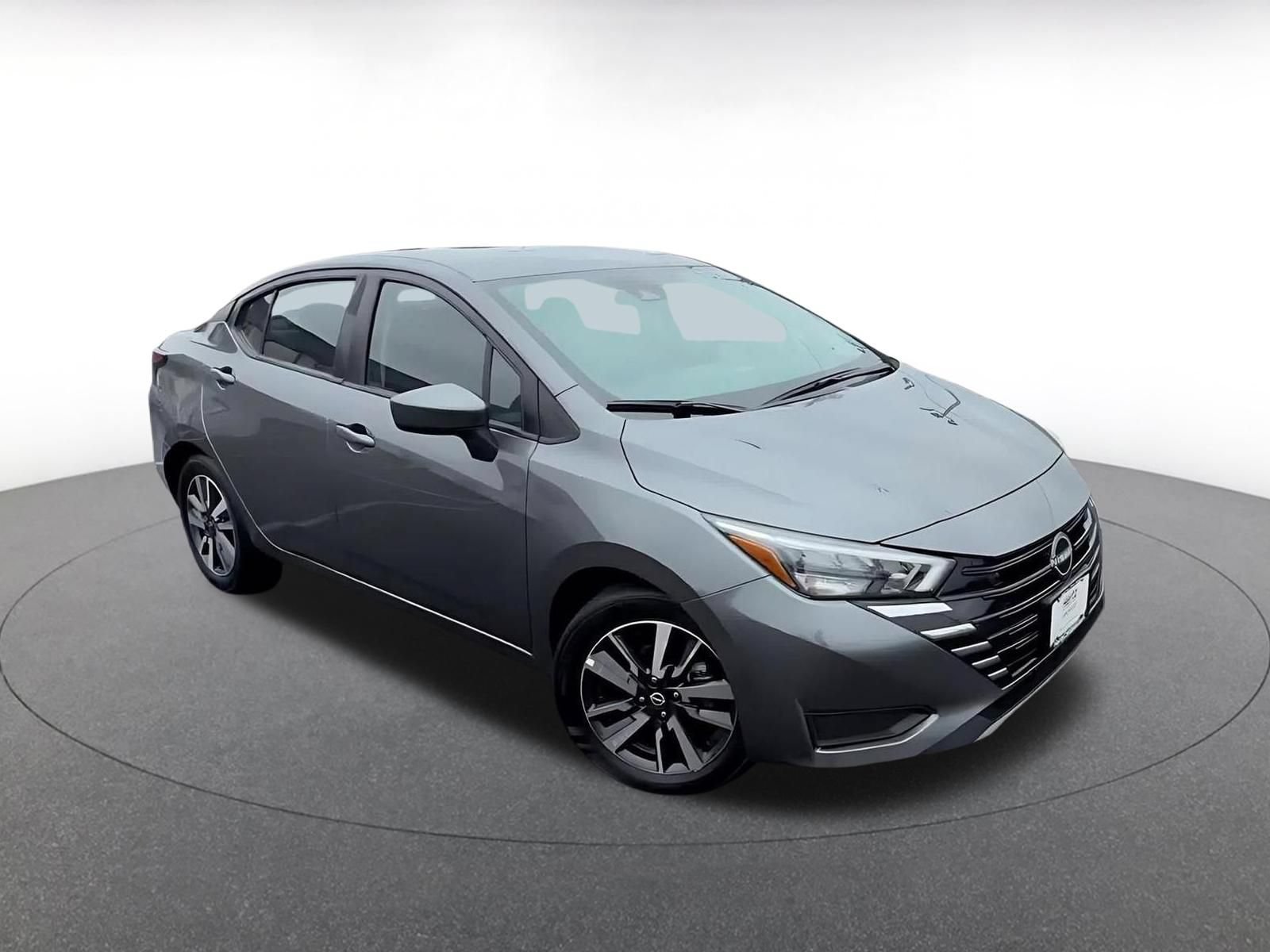 Used 2025 Nissan Versa SV FWD video 2