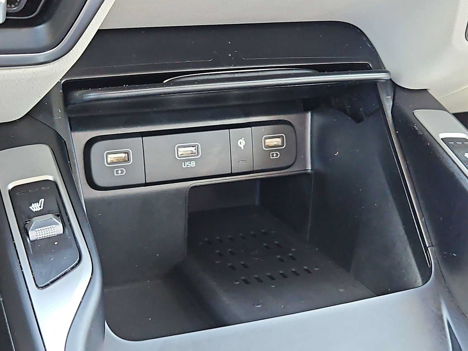 Certified 2023 Kia Sorento S w/ Panoramic Sunroof Package FWD image 30