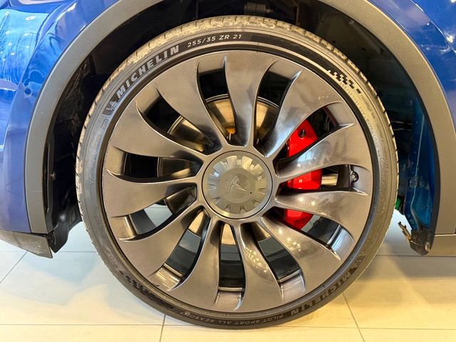 Used 2022 Tesla Model Y Performance image 38