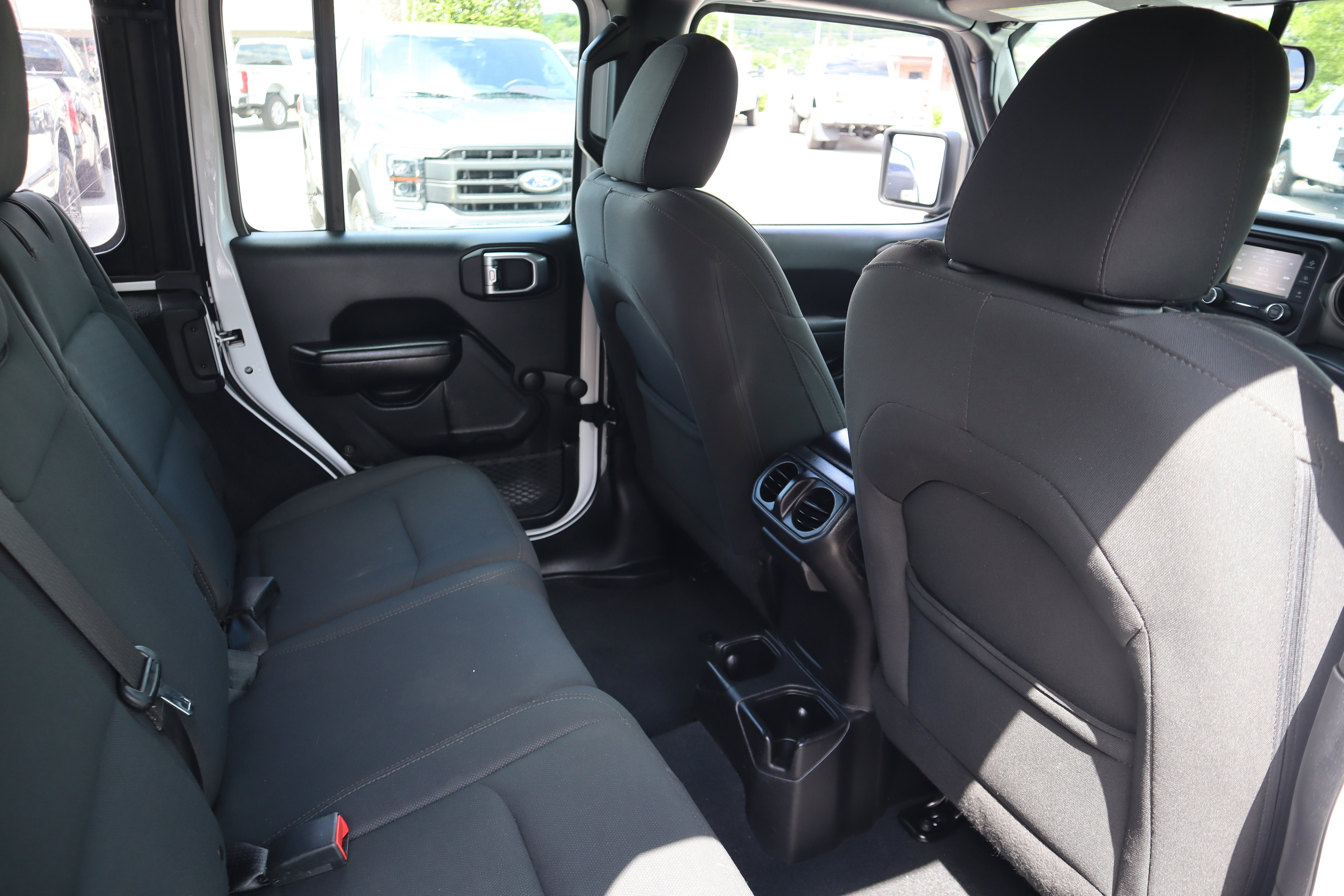 Used 2018 Jeep Wrangler Unlimited Sport AWD/4WD image 26