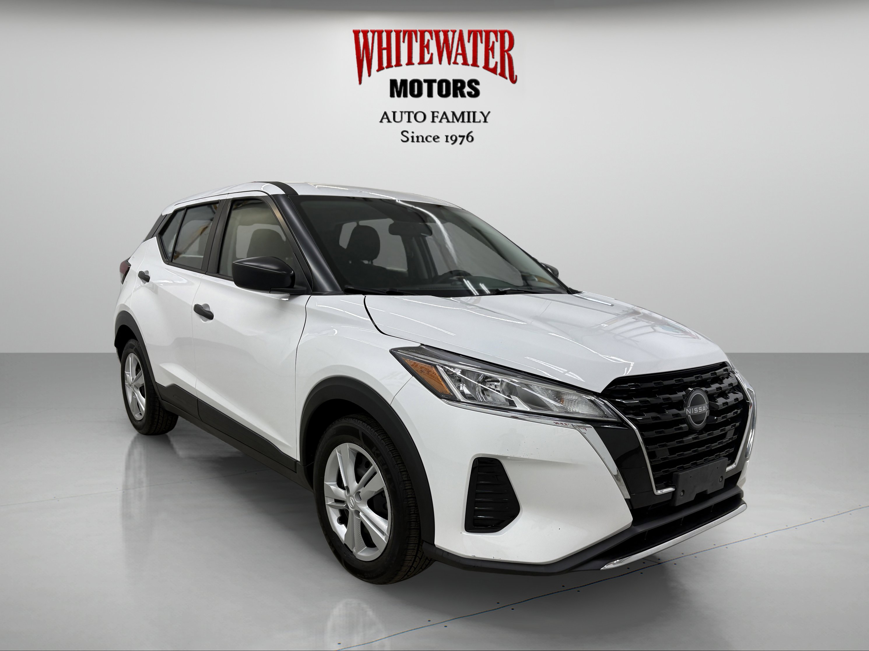 Used 2023 Nissan Kicks S FWD image 5