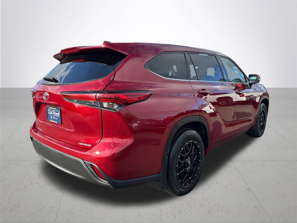 Used 2020 Toyota Highlander LE AWD/4WD image 7