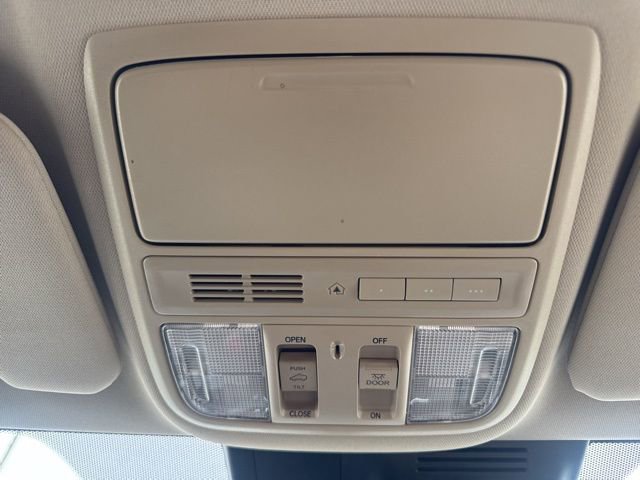 Used 2018 Honda CR-V Touring image 40