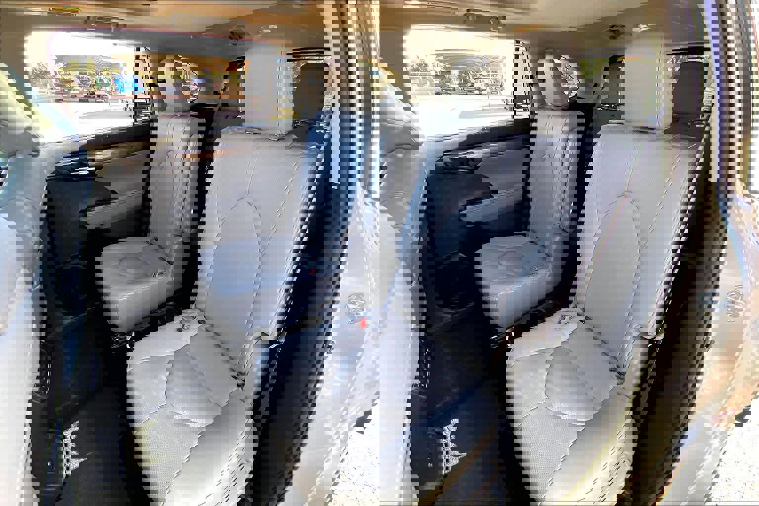 Used 2020 Toyota Highlander Platinum AWD/4WD image 21