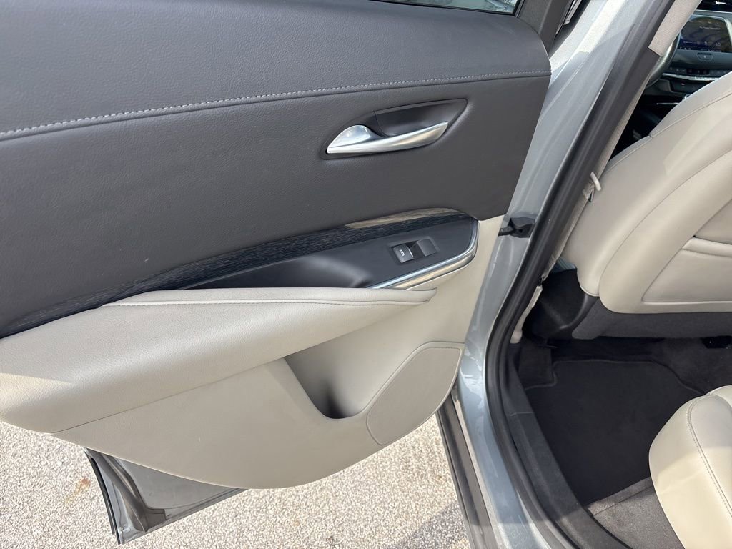 Used 2023 Cadillac XT4 Premium Luxury image 18