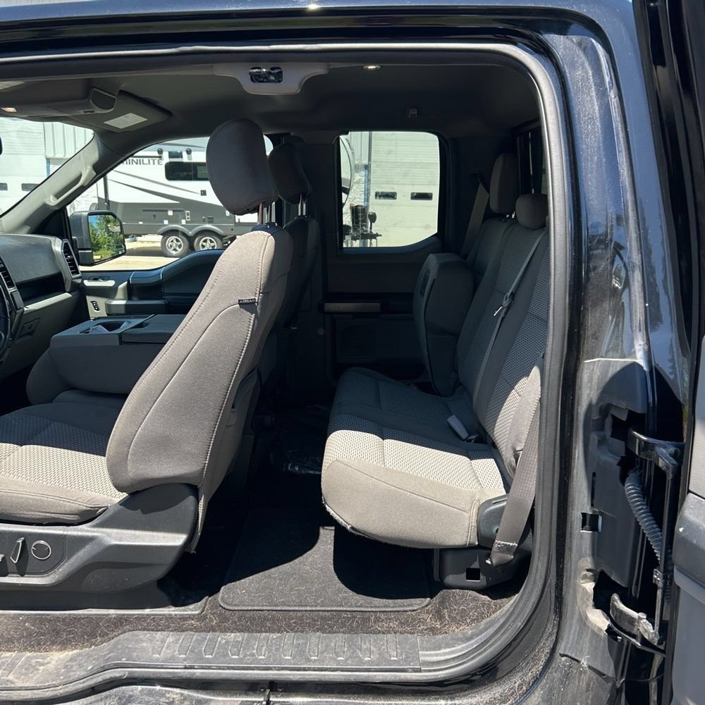 Used 2018 Ford F150 XLT w/ Equipment Group 302A Luxury AWD/4WD image 17