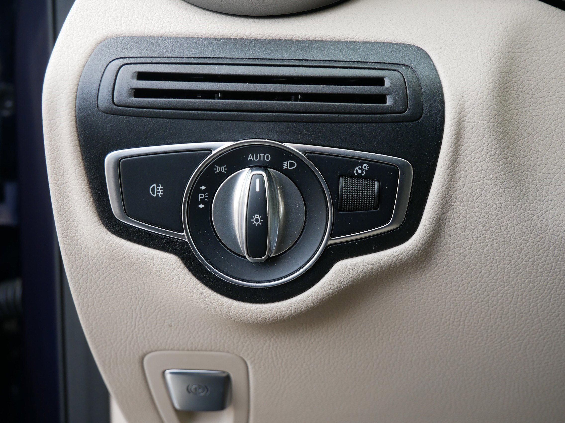 Used 2020 Mercedes-Benz GLC 300 4MATIC image 21