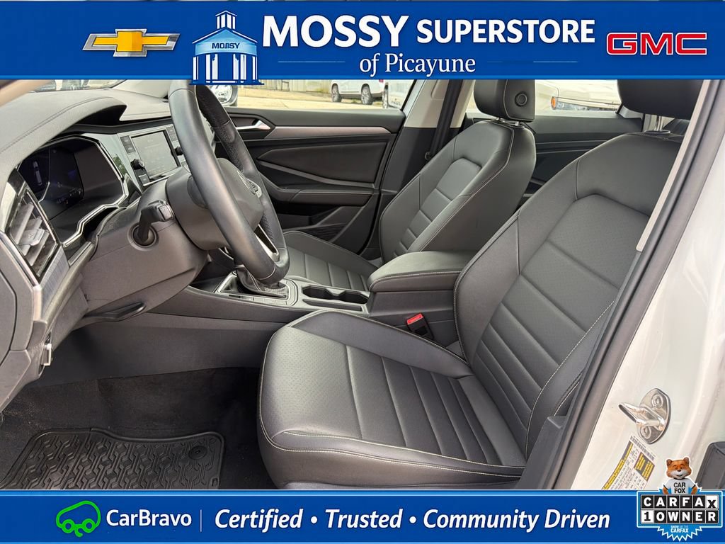 Used 2023 Volkswagen Jetta SE w/ Panoramic Sunroof Package FWD image 14
