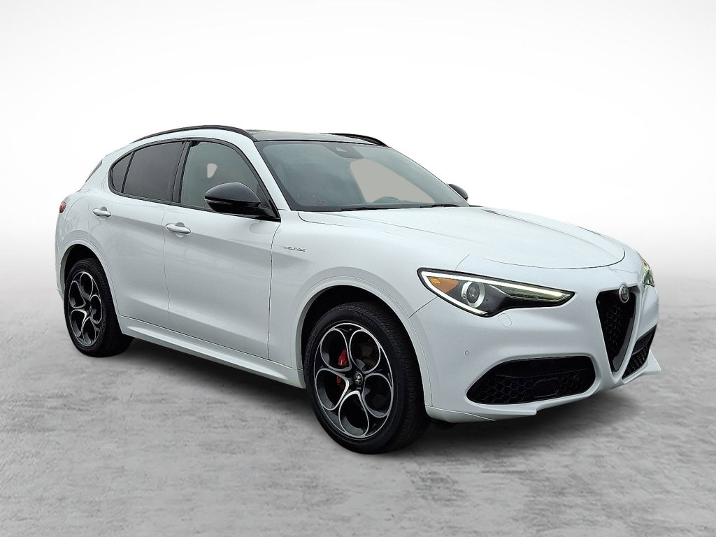 Used 2023 Alfa Romeo Stelvio Veloce image 7