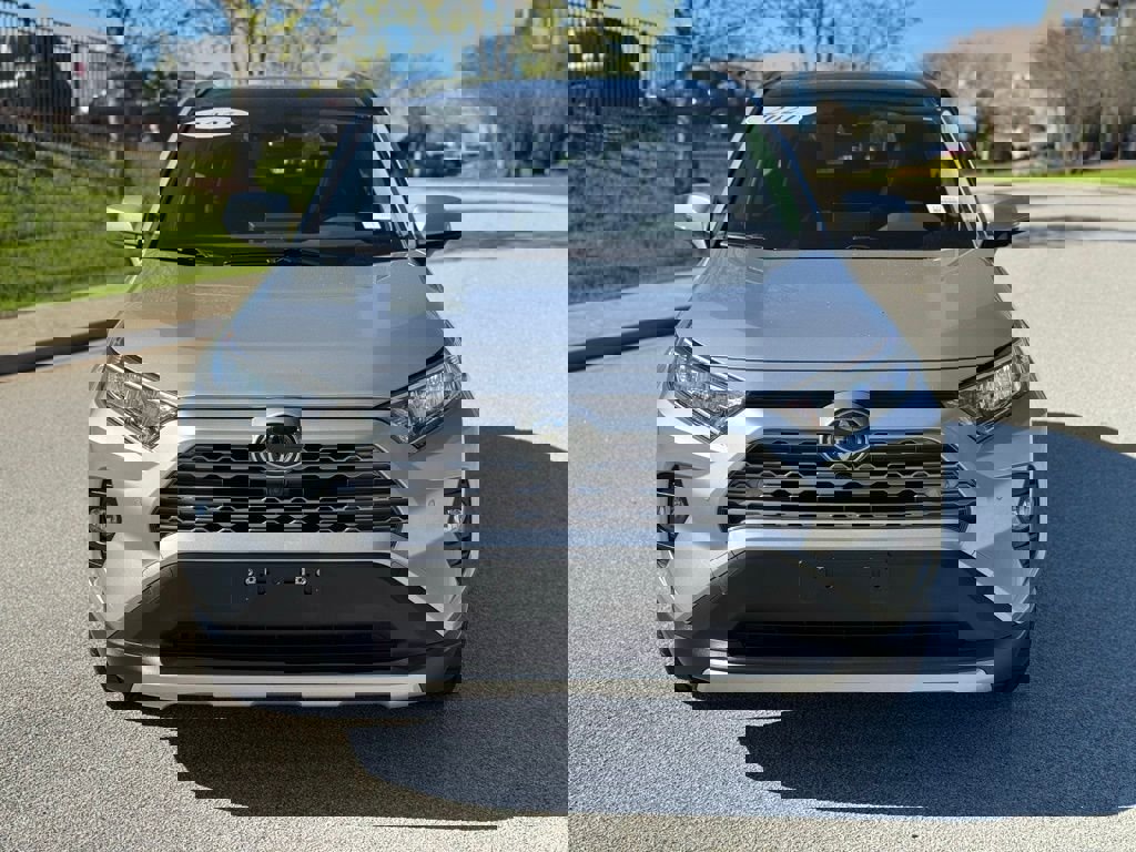 Used 2021 Toyota RAV4 Limited image 11