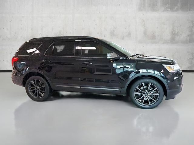 Used 2018 Ford Explorer XLT w/ Equipment Group 202A image 4