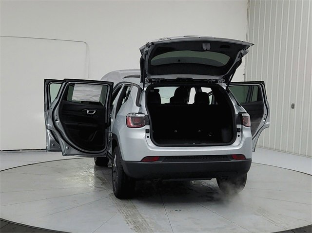 New 2026 Jeep Compass Latitude image 14