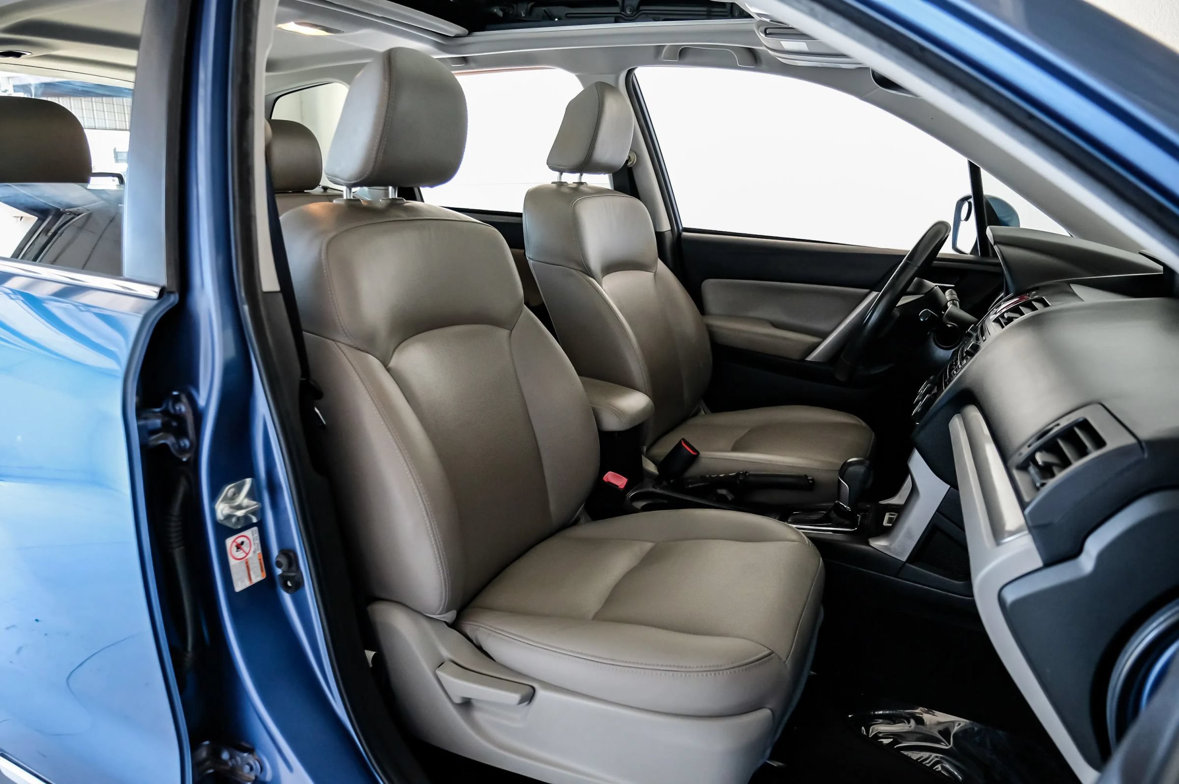 Used 2015 Subaru Forester 2.5i Touring AWD/4WD image 29