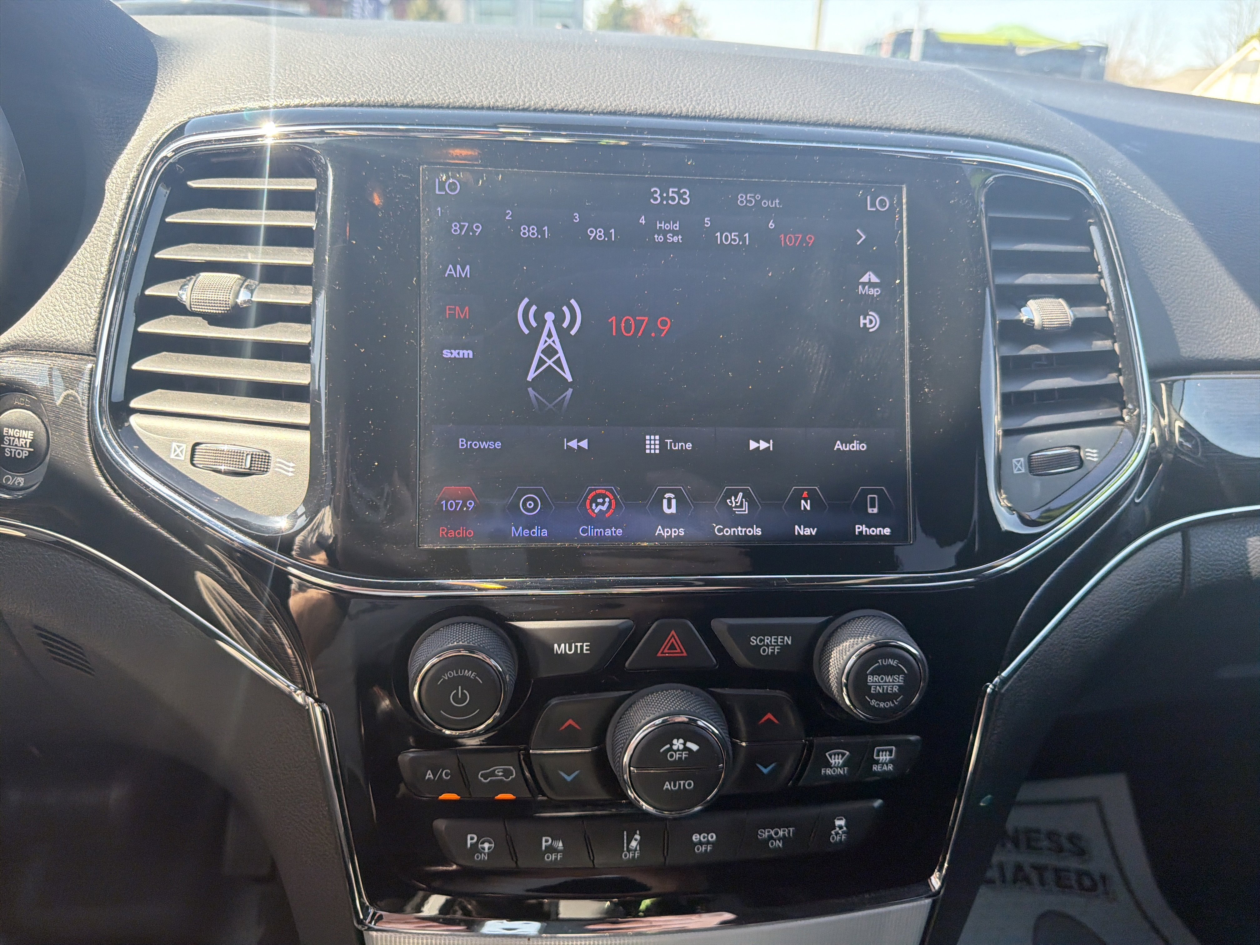 Used 2019 Jeep Grand Cherokee Trailhawk AWD/4WD image 25