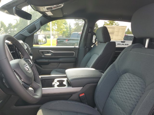 New 2026 RAM 1500 Big Horn AWD/4WD image 17