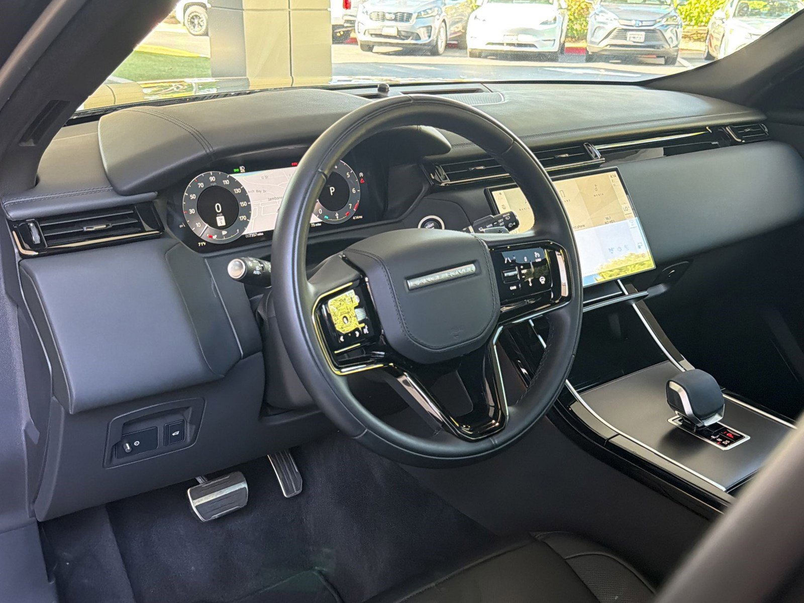Certified 2026 Land Rover Range Rover Velar Dynamic SE AWD/4WD image 4