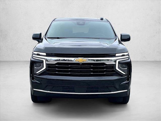 Used 2026 Chevrolet Suburban LS RWD image 3
