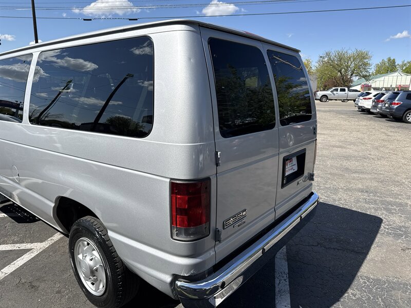 Used 2011 Ford E-350 and Econoline 350 XLT RWD image 7