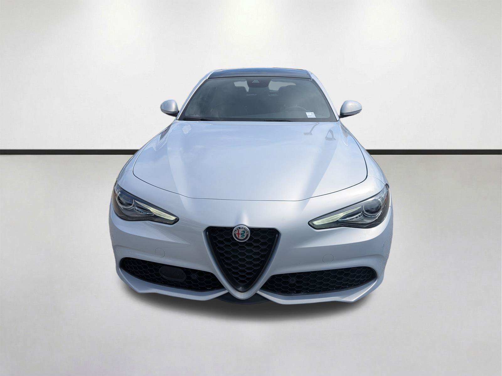Used 2023 Alfa Romeo Giulia Sprint RWD image 9