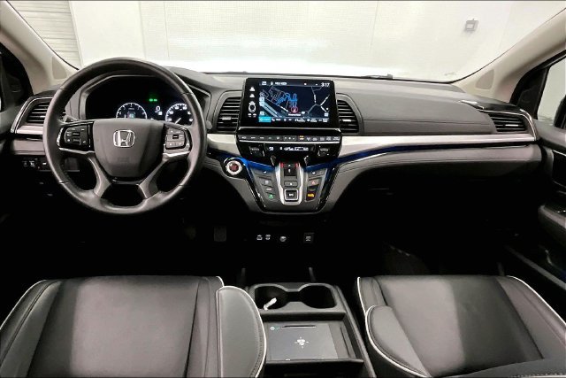 Used 2025 Honda Odyssey Touring image 18