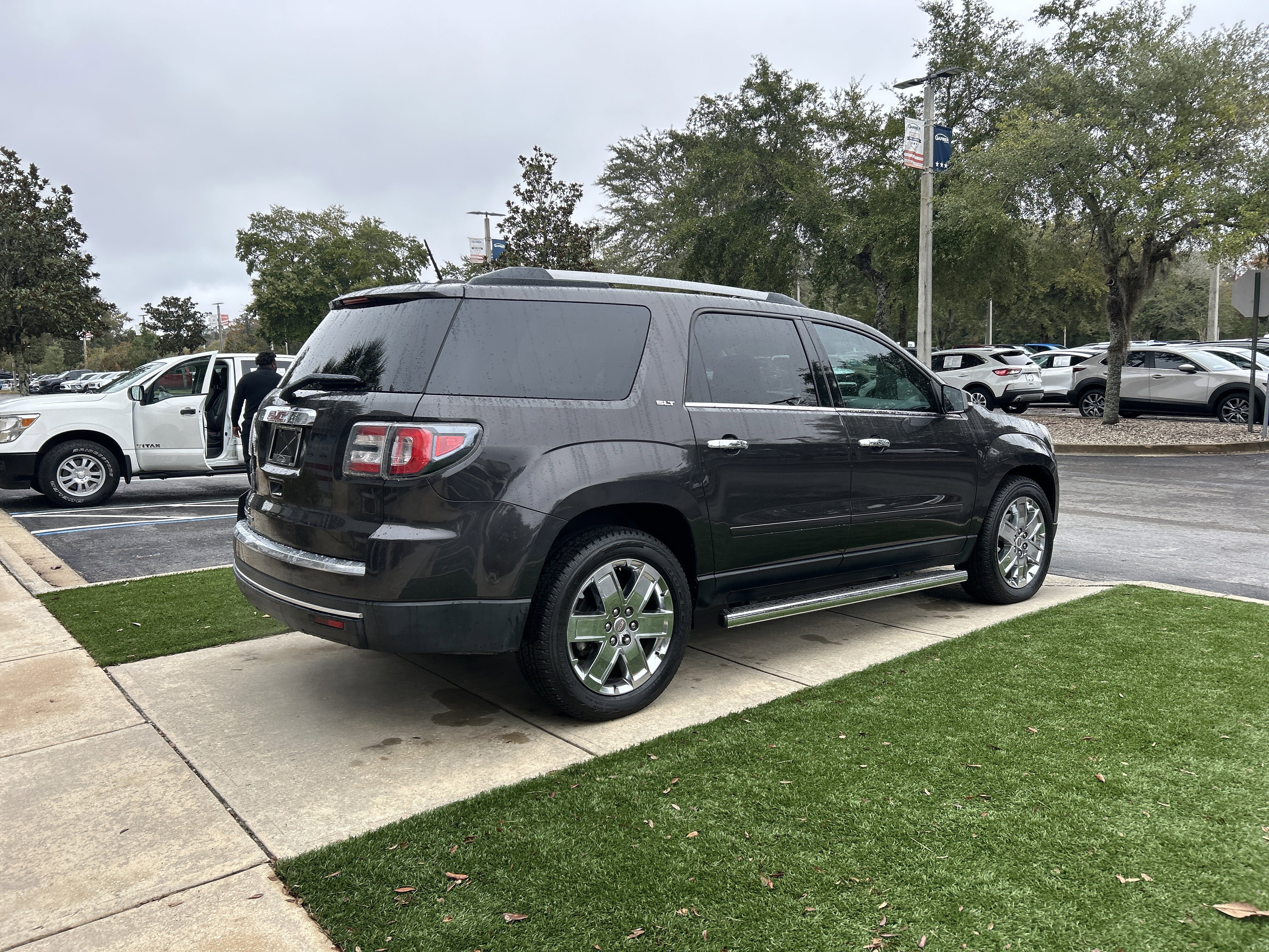 Used 2017 GMC Acadia Limited SLT image 5