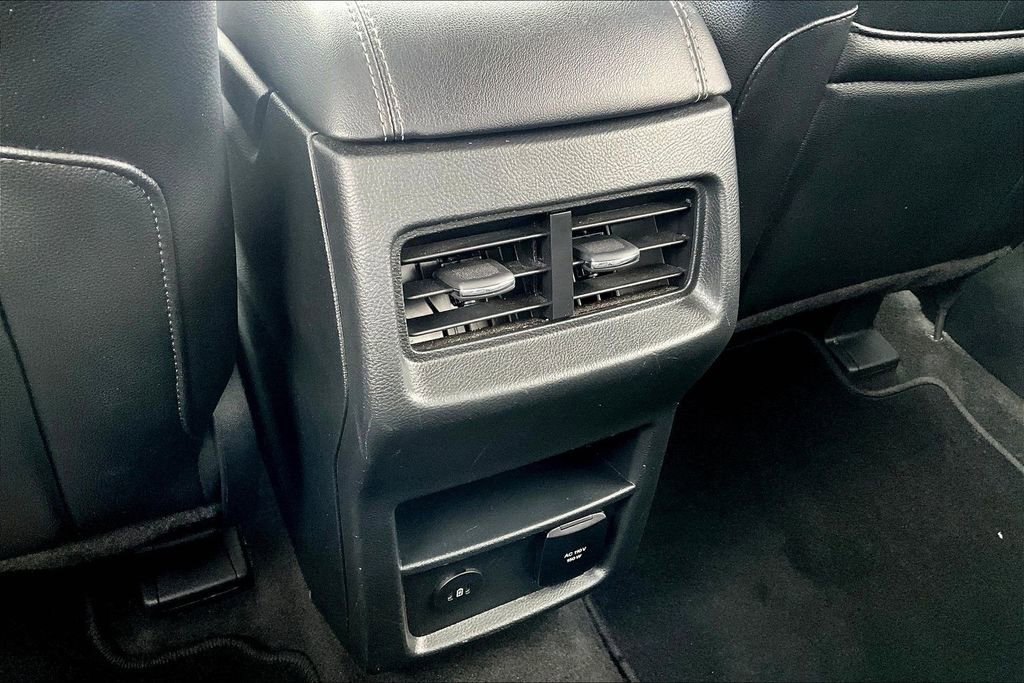 Used 2024 Ford Edge Titanium image 33